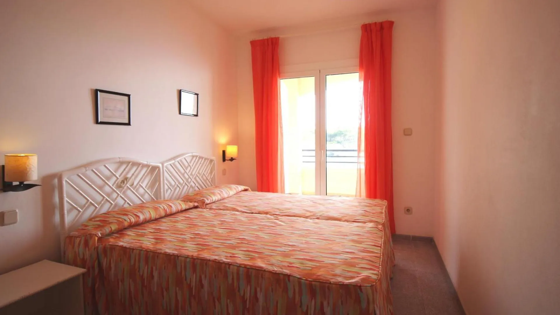 Bellamar A - Casa Adosada Para 10 Personas En Primera Linea De Mar En Llanca. - Es-228-11 Spanyolország
